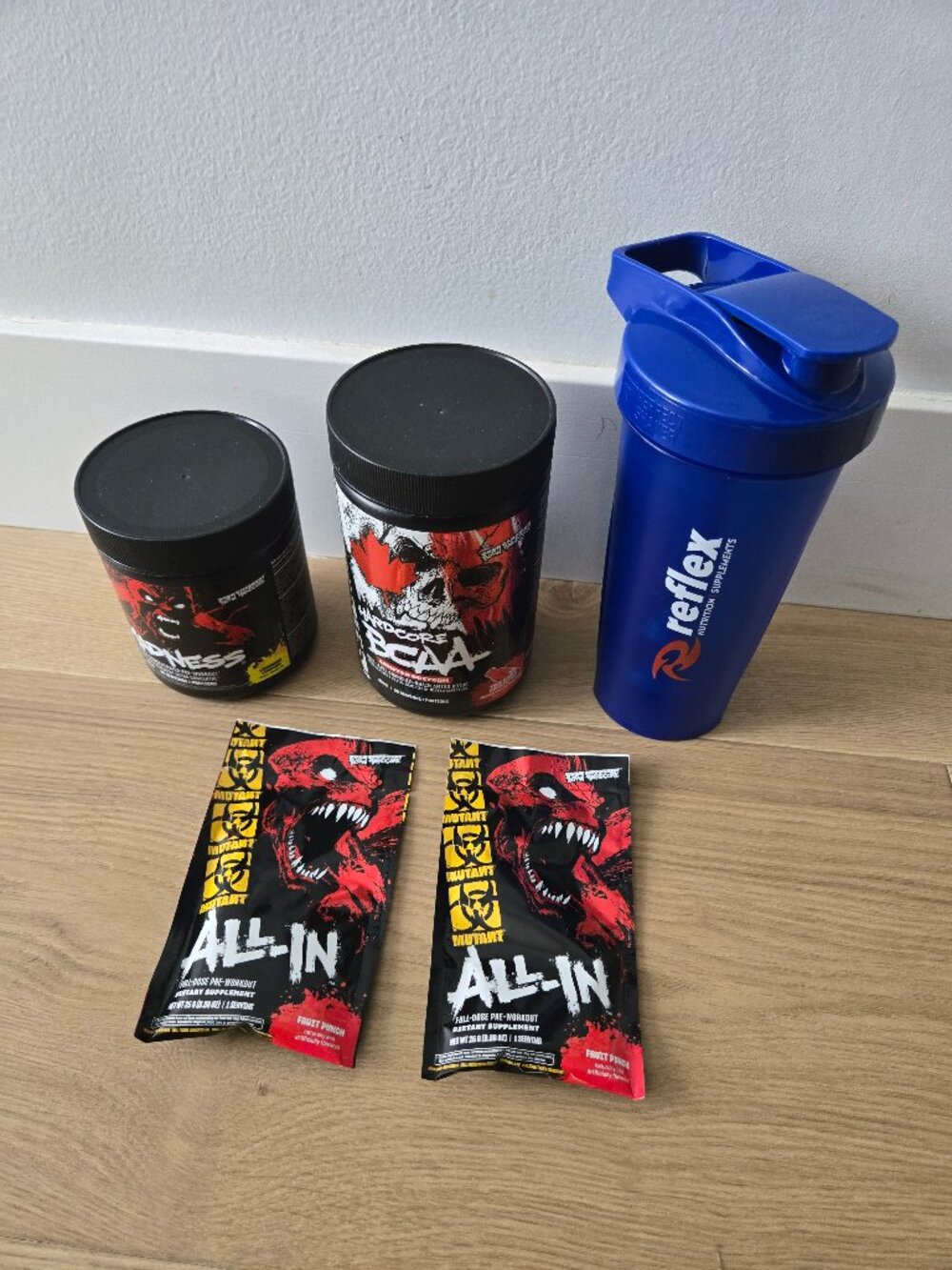 BN Mutant bundle: Pre-workout + free samples and Amino Acids + free bottle